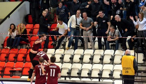 Michal Holeček stojí před 100. ligovou trefou. Dočká se v derby?