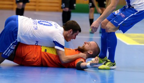 Tango zaskočilo Benago. Ve skvělé podívané padlo šestnáct branek a došlo i na penalty
