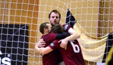Futsalisté Sparty po tvrdé přípravě venku dvakrát prohráli