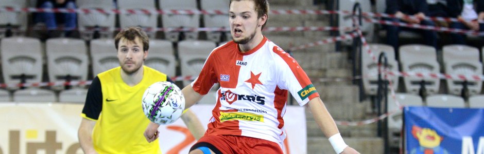 Slavia v závěru otočila derby a vyrovnala historickou bilanci