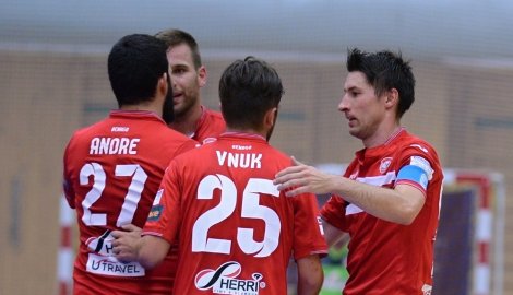 FOTO: Dva hattricky a Benago porazilo Slavii 6:3