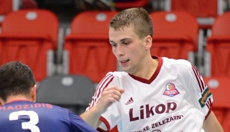 Třinec si jede na Slavii pro výhru