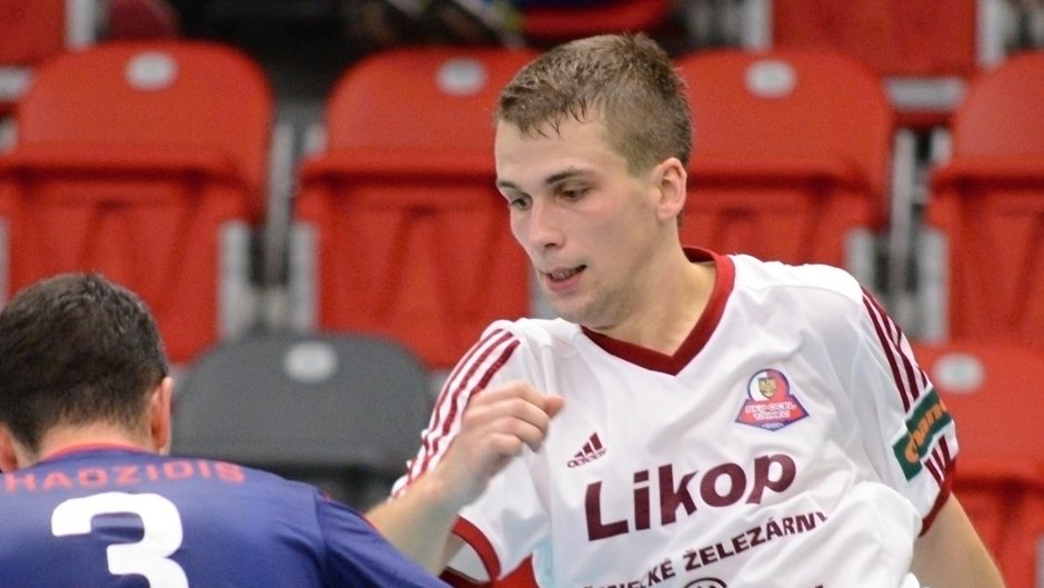 Třinec si jede na Slavii pro výhru