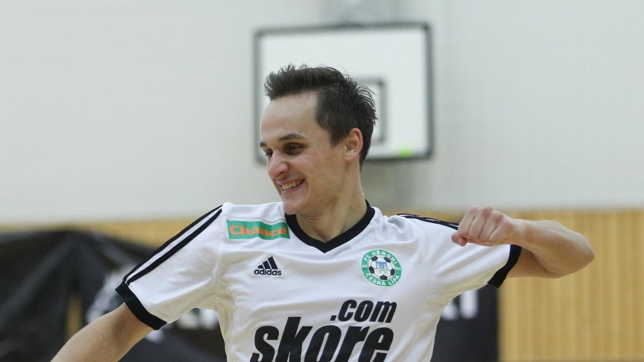 Démoni vyklidili sestupové pozice