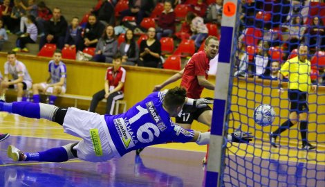Do Chrudimi přijede o záchranu bojující Třinec