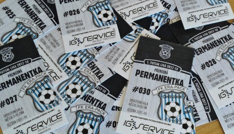 Jako první začala s prodejem permanentek Chrudim