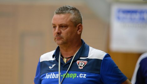 Nejzbach začíná sezonu s neoblíbeným Helasem