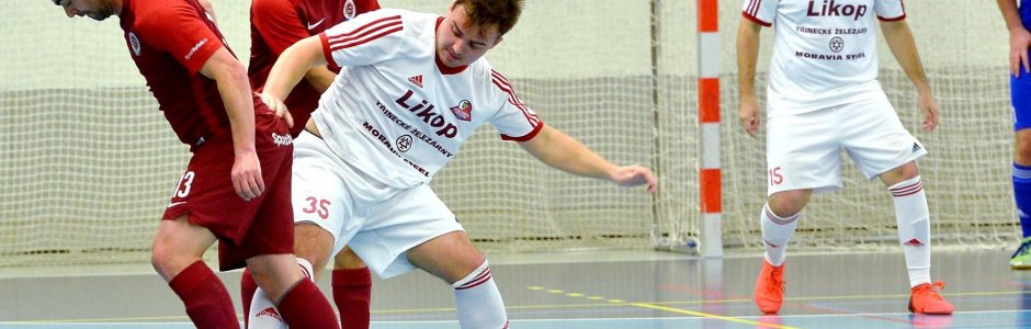 Třinec byl Spartě dlouho vyrovnaným soupeřem