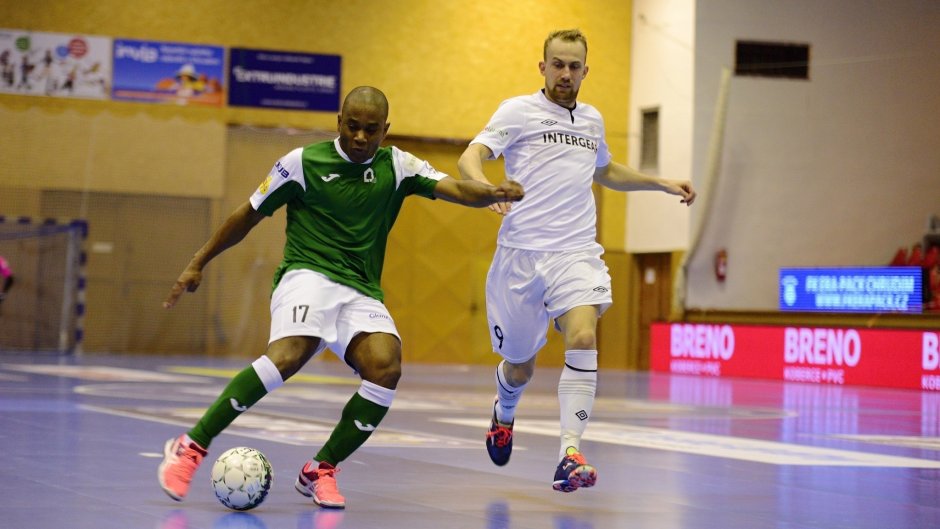 První semifinále bylo reklamou na futsal