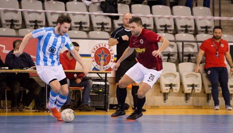 Výhodu mečbolu má v pondělním televizním utkání Plzeň
