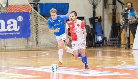 Slávisté dál válí. V televizním utkání vyhráli na Helasu