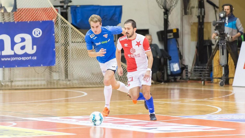Slávisté dál válí. V televizním utkání vyhráli na Helasu