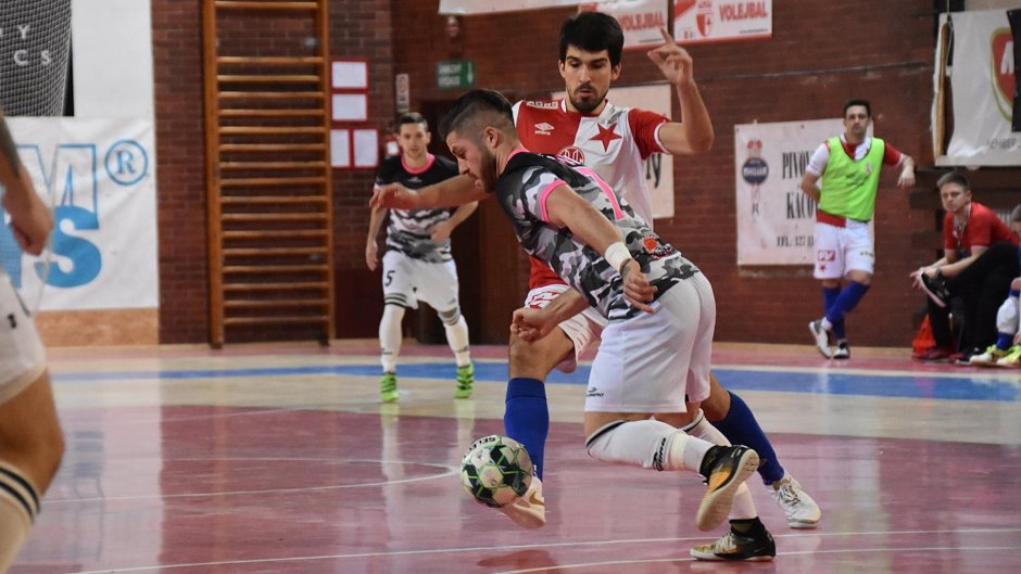 Slavia nasadila mladé a porazila Bazooku