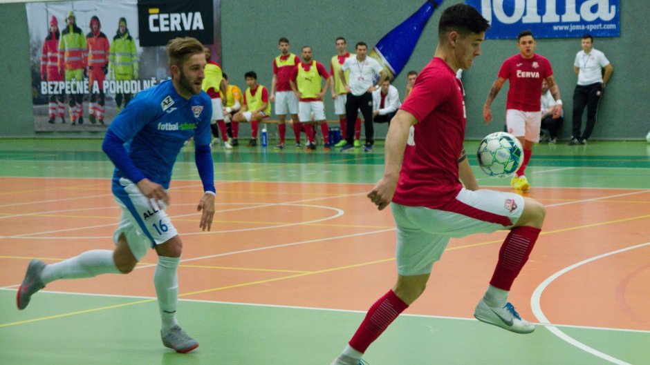 Ani střelecká smůla Svarogu nepřekazila cestu do semifinále