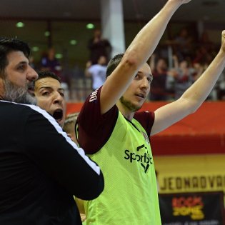 20190426-21-38-55-futsal-sparta-chrudim-20190426-17.jpg