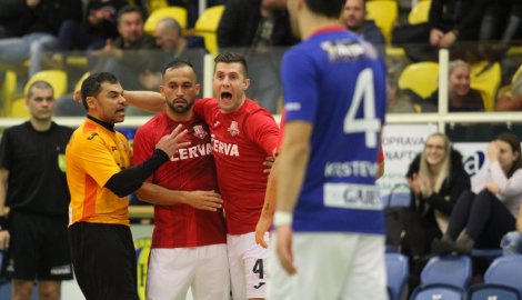První finále se odehraje v pátek 24. května