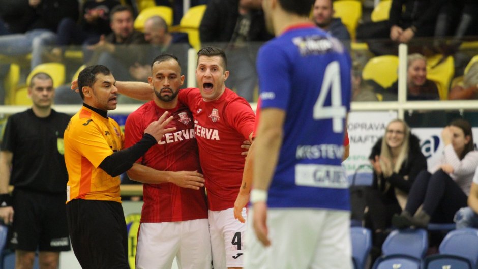 První finále se odehraje v pátek 24. května