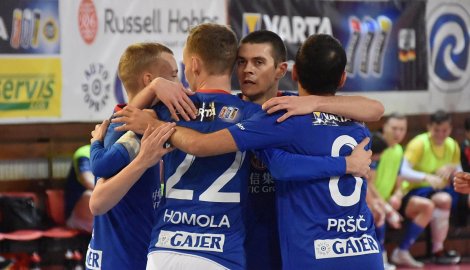 Slavia nadále s trenérem Božovičem