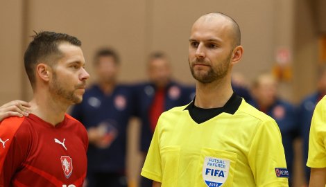 Rozhodčí Nešněra odlétá na předkolo Ligy mistrů