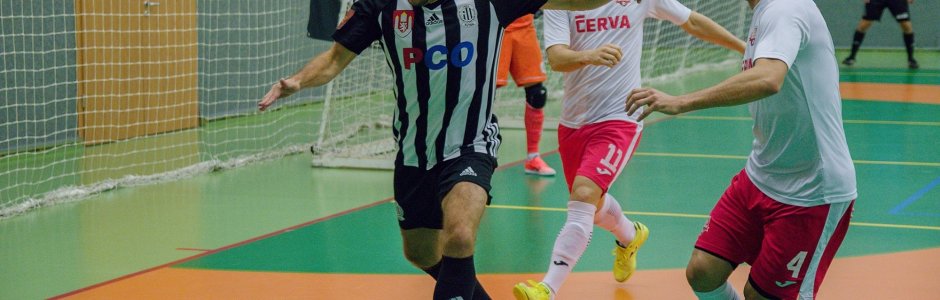 Svarog bere další tři body. Byla to ale přehlídka neproměněných šancí
