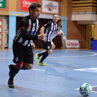 2019125-21-16-30-futsal-dynamo-melnik-20191205-6.jpg