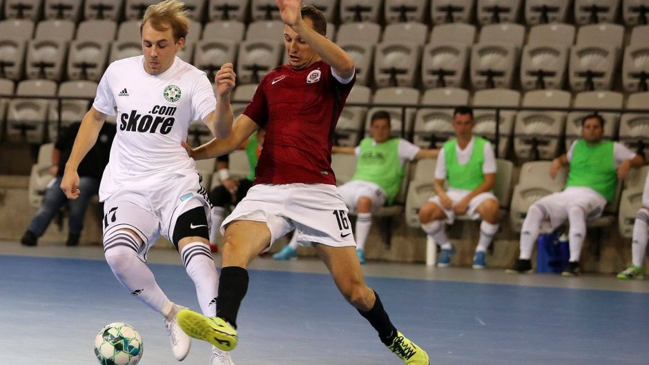 Démoni hostí v pátek večer Spartu. Dívejte se živě