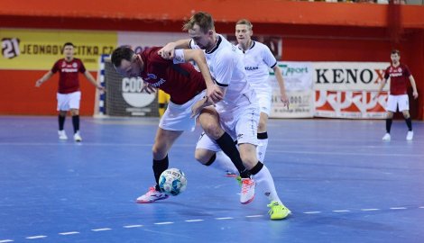 Chrudim vede ligu! Pražskou Spartu skolil hattrickem Slováček