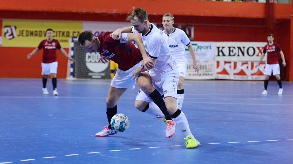 Chrudim vede ligu! Pražskou Spartu skolil hattrickem Slováček
