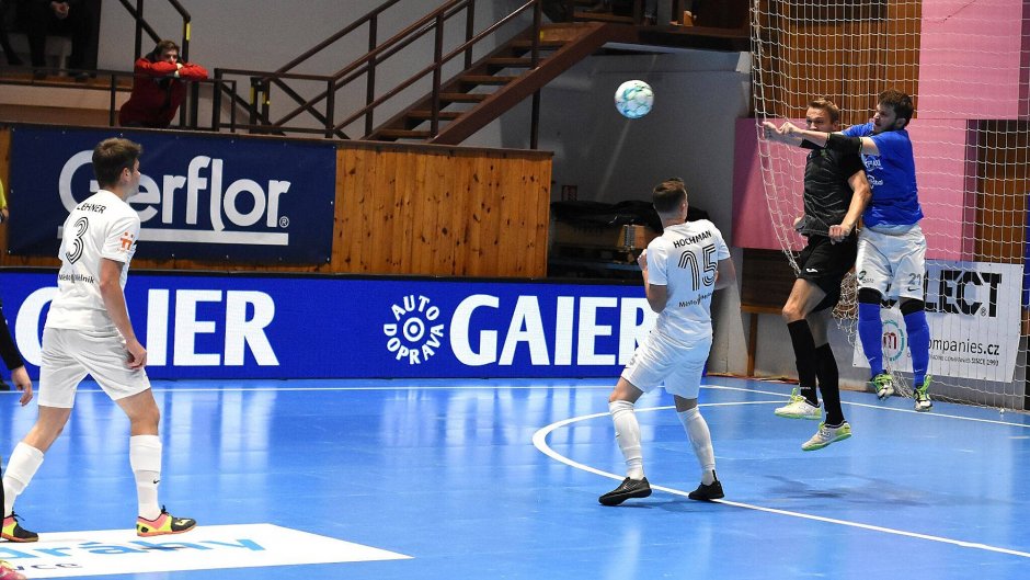 V pátek se hrají tři zápasy. Mělník s Nejzbachem o všechno