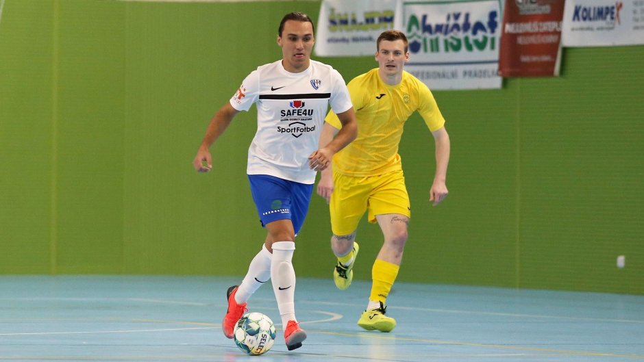 Páteční výsledky: Mělník zvítězil nad Nejzbachem