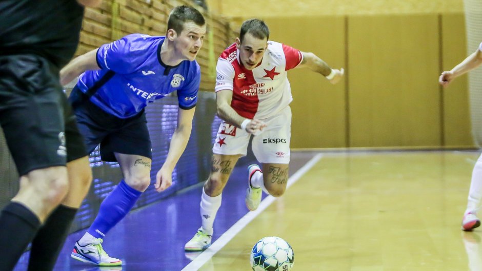 SOUHRN TÝDNE: Trenér Frič debutoval ve Slavii prohrou na palubovce Chrudimi