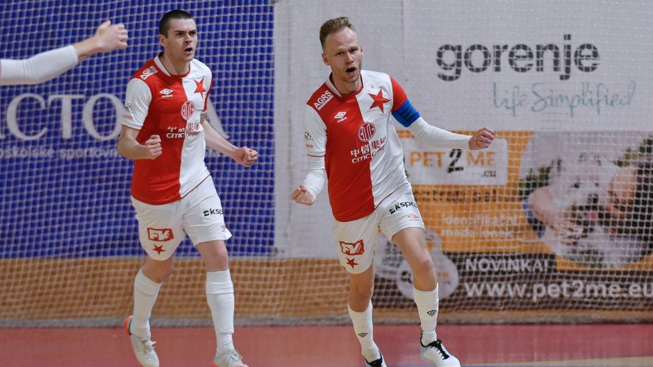 Homola a Leovski vystřelili druhou výhru Slavie