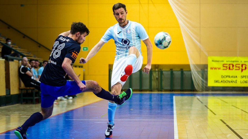 Po třetí výhře postoupil Interobal do semifinále