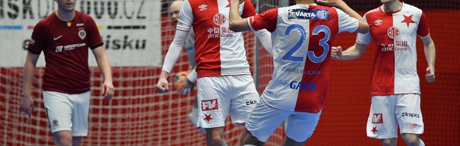Slavia porazila Spartu a postupuje do semifinále!