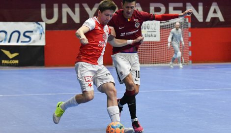 SOUHRN TÝDNE: Derby se protáhlo na pět zápasů. Ostatní série byly krátké