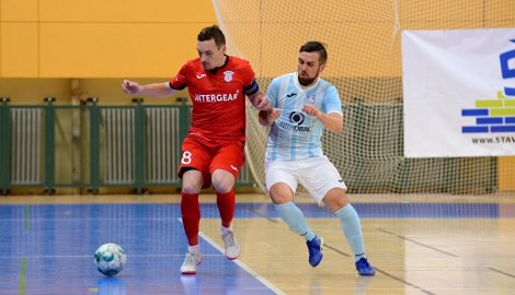 První finále rozhodl v prodloužení Vnuk. Plzeň vede 1:0