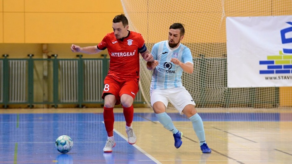 První finále rozhodl v prodloužení Vnuk. Plzeň vede 1:0