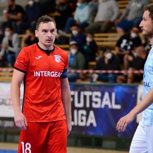 20210521-00-13-39-futsal-plzen-chrudim-20210520-13.jpg