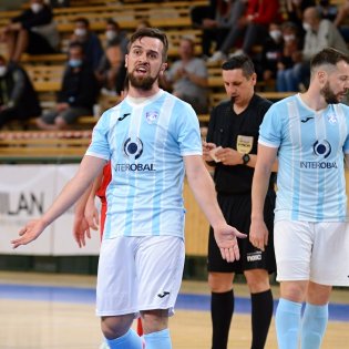 20210521-00-13-40-futsal-plzen-chrudim-20210520-19.jpg
