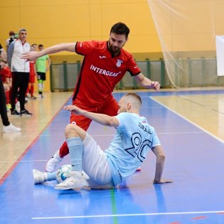 20210521-00-13-40-futsal-plzen-chrudim-20210520-21.jpg