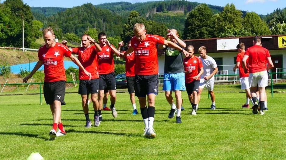 Slávisté trénují na soustředění v Perštejně