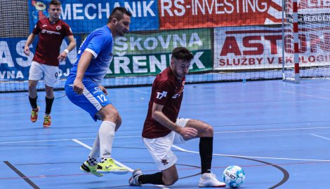 Sparta doma poprvé uspěla, Helas porazila 6:2