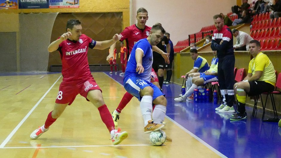 Chrudim v dohrávce vyprovodila Helas osmi brankami