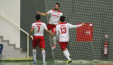 SOUHRN KOLA: Pražské futsalové derby vyhrála Slavia. Lídr z Teplic ztratil
