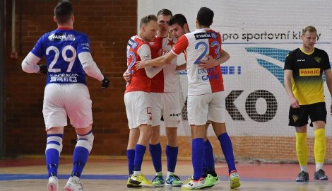 SOUHRN KOLA: Helas neudržel druhou pozici. Sparta i Slavia se před derby naladily výhrou