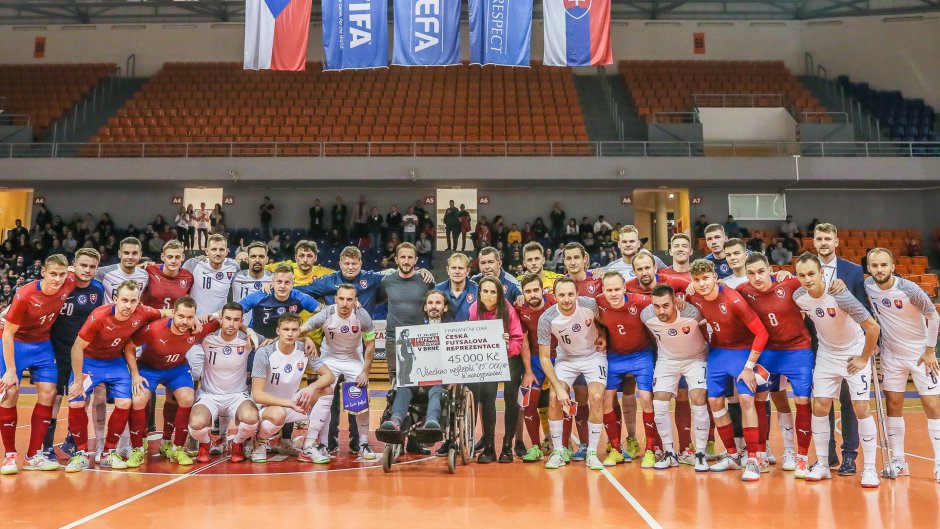 Osobnosti hrály futsal pro Vláďu Mikuláše. Gerčák se loučil s reprezentací