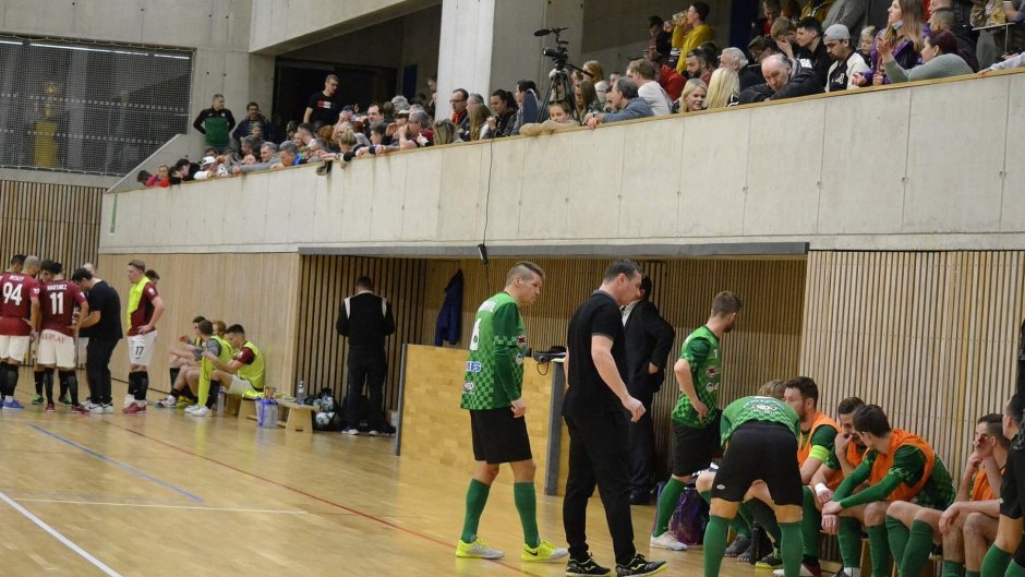 Další překvapení se nekonalo. Sparta na půdě Žabinských Vlků vyhrála
