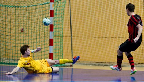 SOUHRN KOLA: Teplice a Plzeň stále nahání Chrudim