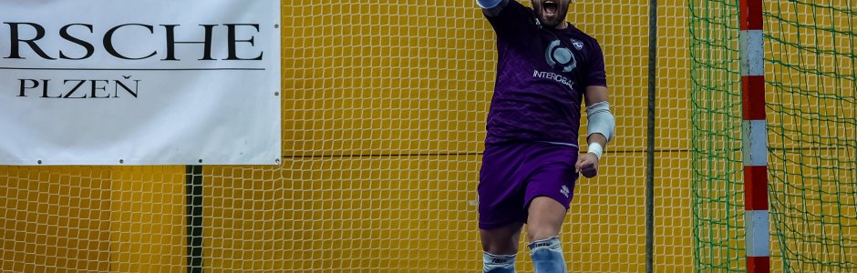 Skvělý Vahala! Dal gól, chytil čtyři penalty a nakonec sám rozhodl