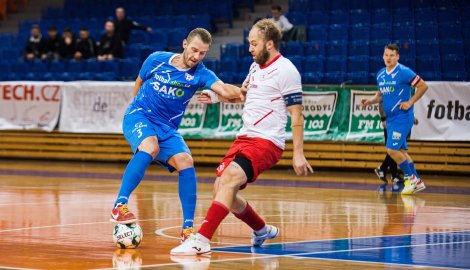 Helas se po další výhře posunul na první místo tabulky